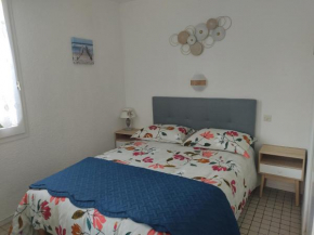 Appartement T2 à Gruissan, RDC, Plage à 150m, Parking, 4-5 pers - FR-1-796-72